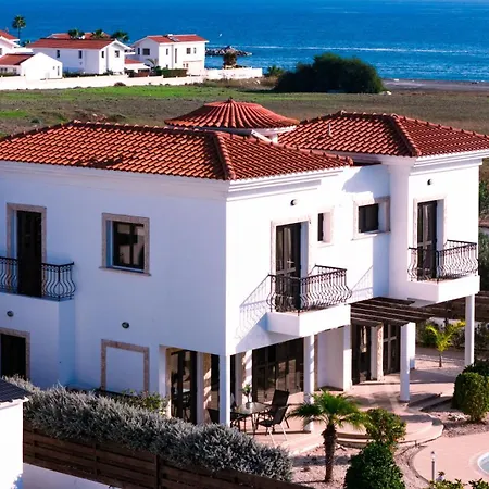 فيلة Beachfront With Private Pool And Exotic Fruit Garden