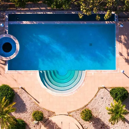 Beachfront With Private Pool And Exotic Fruit Garden *