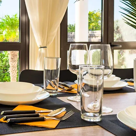 Beachfront With Private Pool And Exotic Fruit Garden *