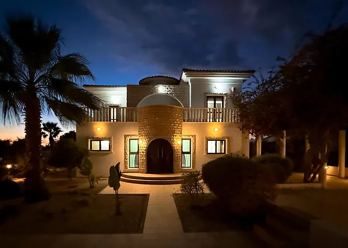 Beachfront With Private Pool And Exotic Fruit Garden 皮拉