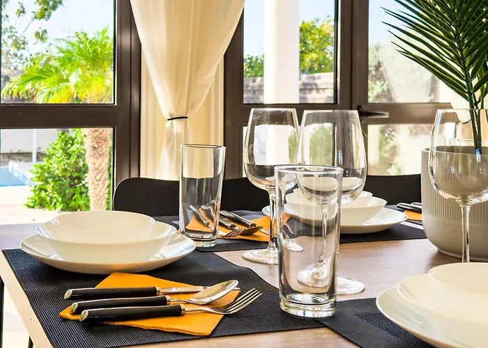 Beachfront With Private Pool And Exotic Fruit Garden *