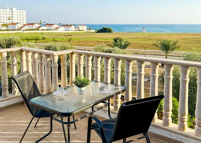 Beachfront With Private Pool And Exotic Fruit Garden *